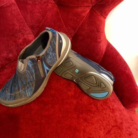 BZees New Blue/Gray Lightweight Sneaker - Picture 2 of 5